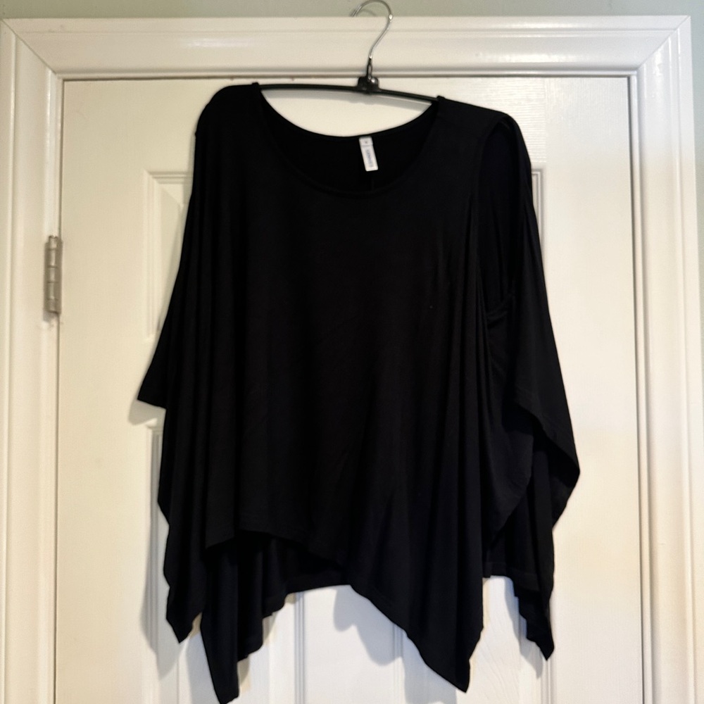 EUC Black nursing cover
